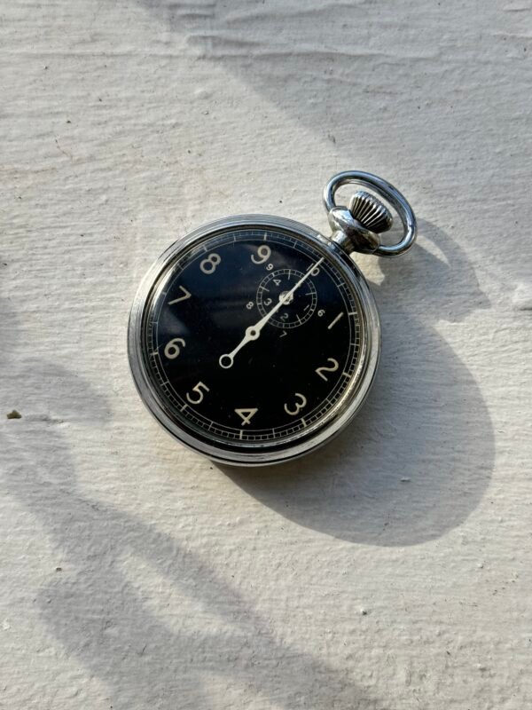 Waltham A-8 “Jitterbug” WW2 Military Stopwatch - Image 3