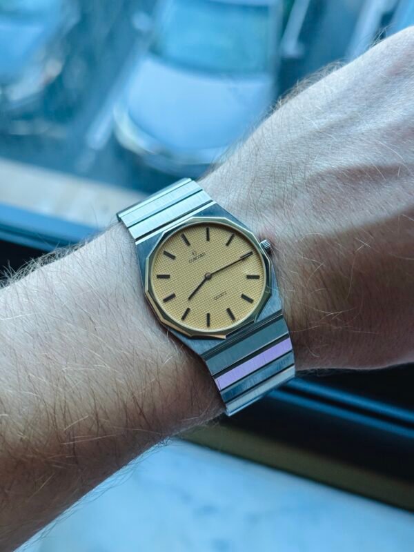 Vintage Concord Mariner Watch 32mm Quartz Patina Dial - Image 2