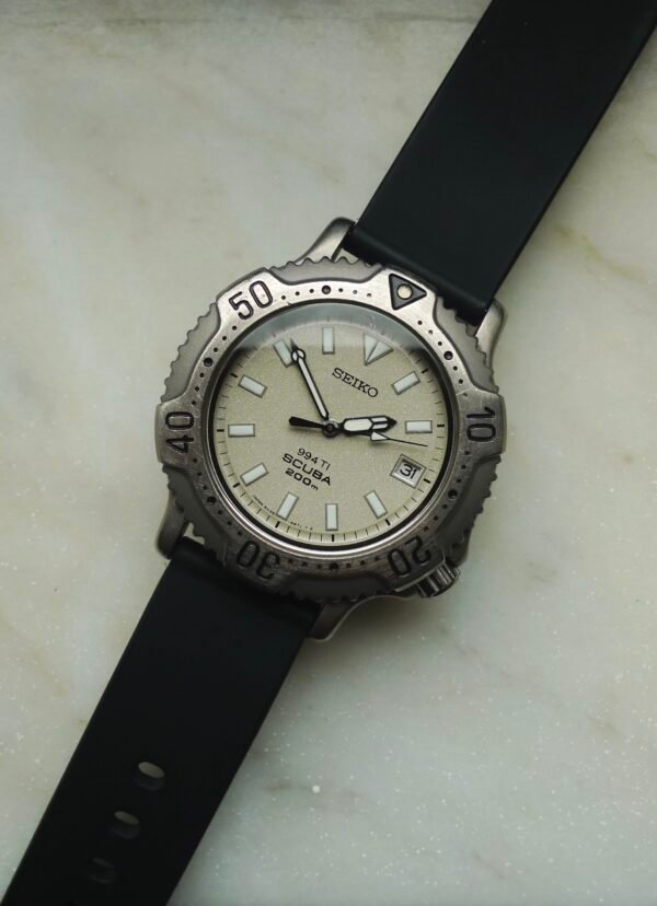 Seiko Scuba 994Ti 200M 5H25-6C10 Titanium Diver Quartz Watch Rare JDM