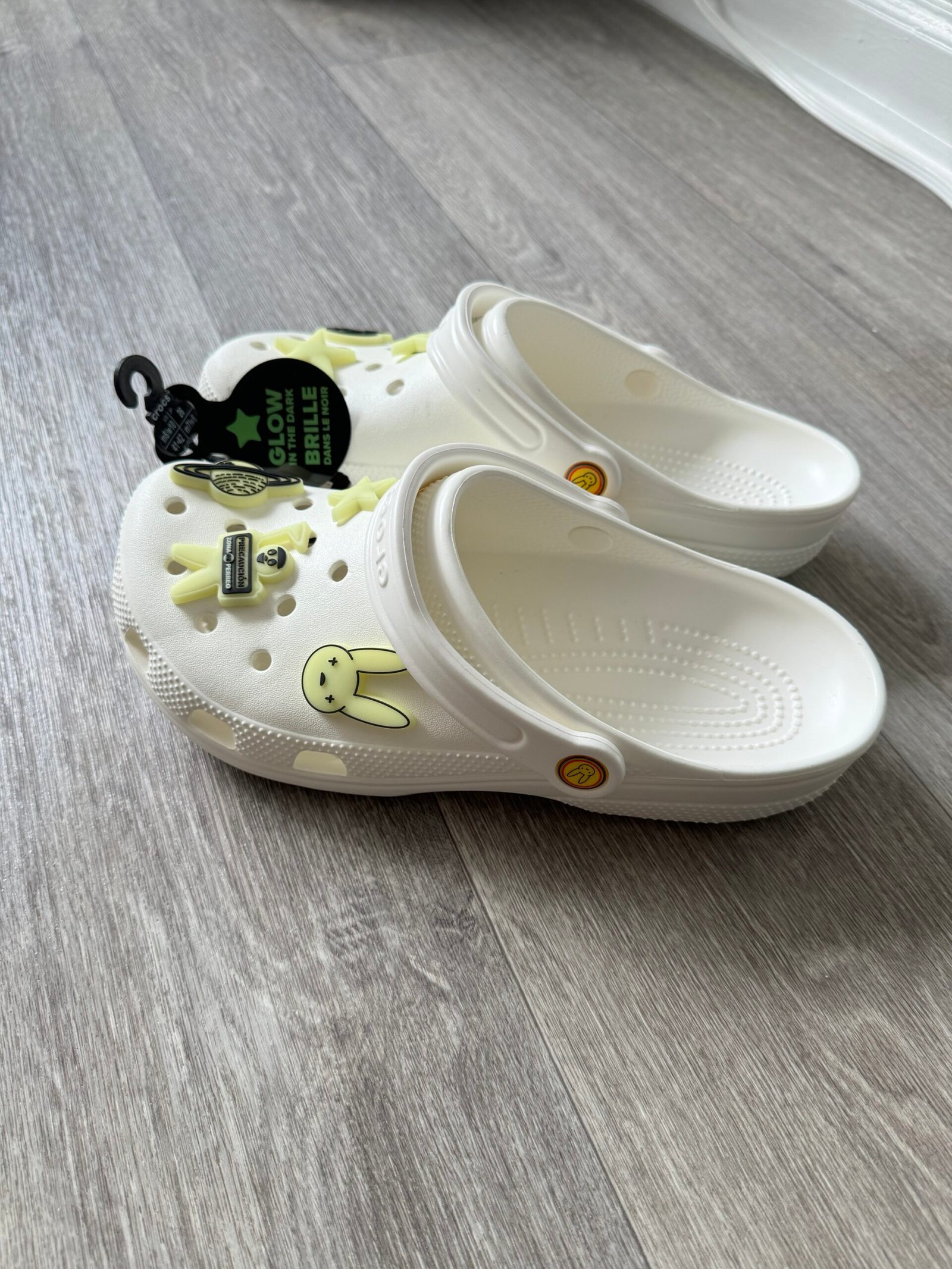 Bad Bunny Crocs Size M8 W10 Unworn - Image 7