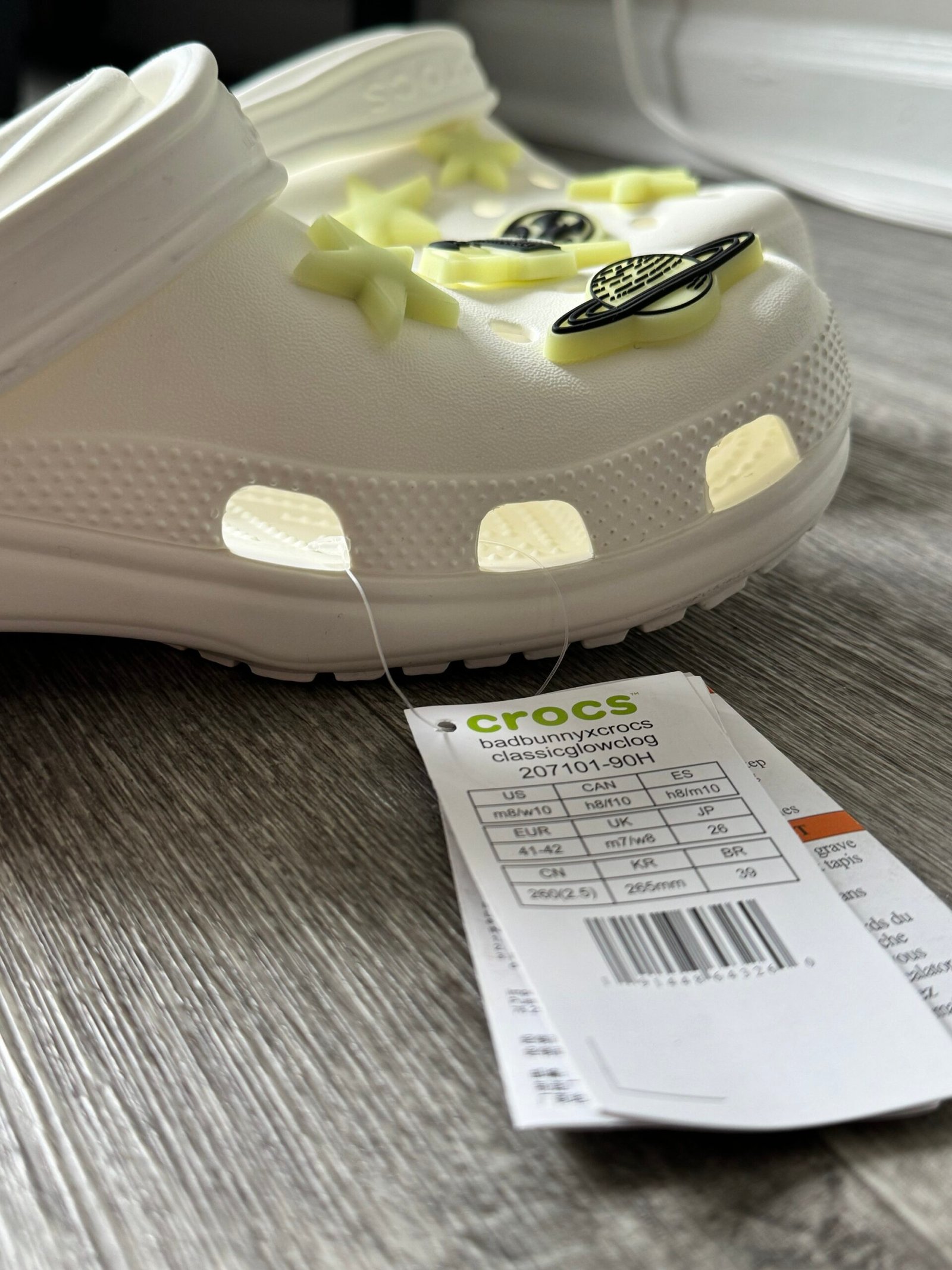 Bad Bunny Crocs Size M8 W10 Unworn - Image 2