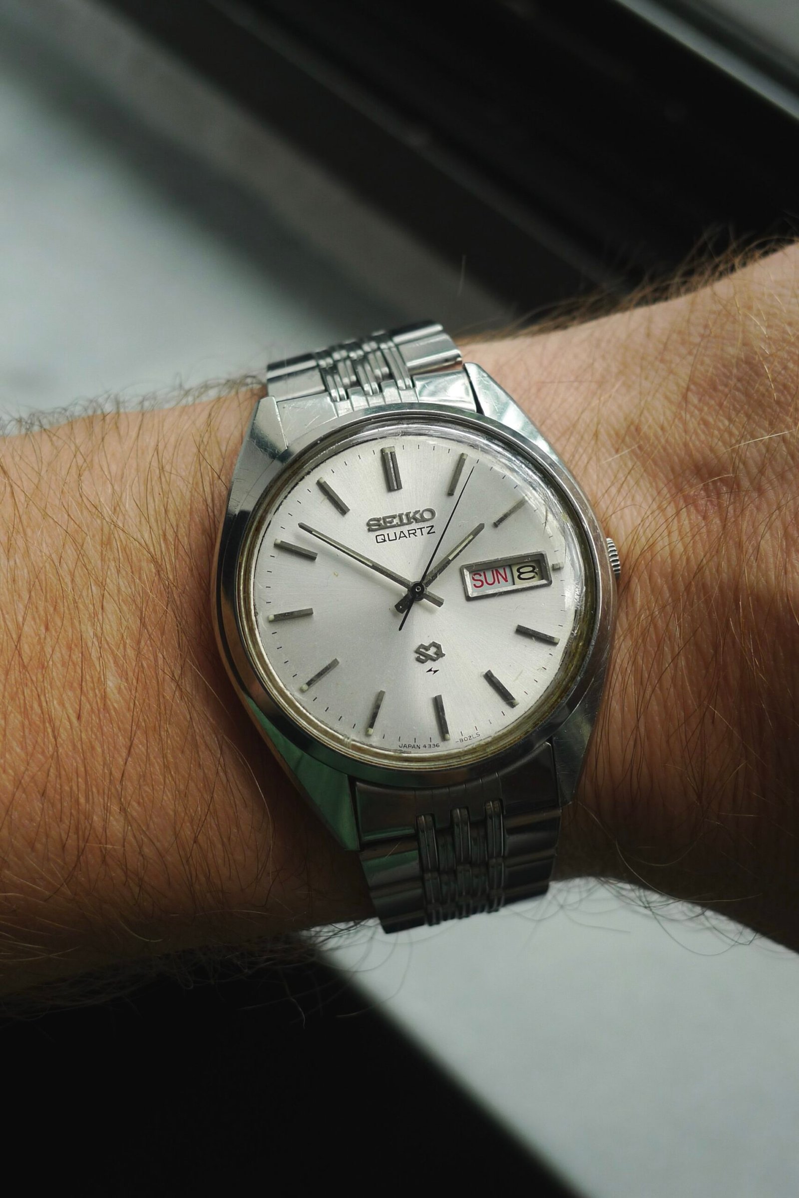 Vintage 1977 Seiko SQ Day Date Quartz 4336-8089 36mm Original Bracelet