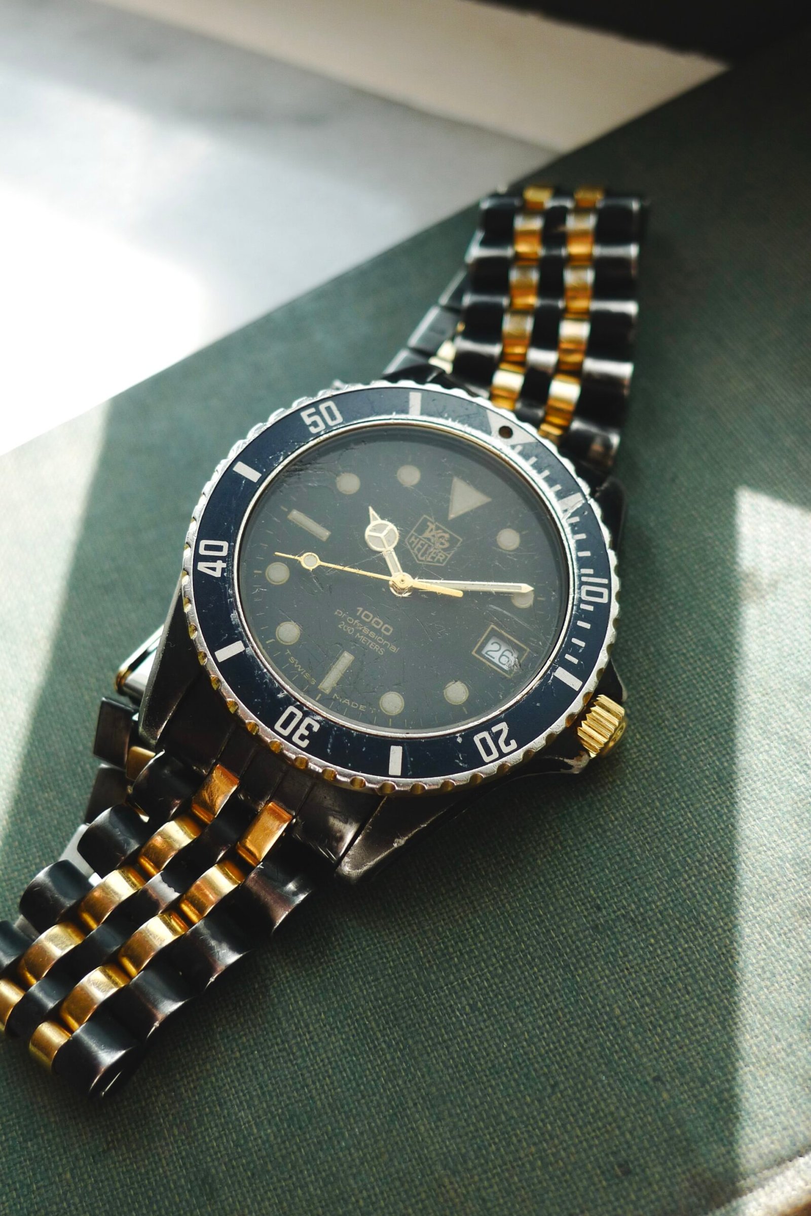 Vintage TAG Heuer 1000 Professional Reference 980.029n Quartz 1980s