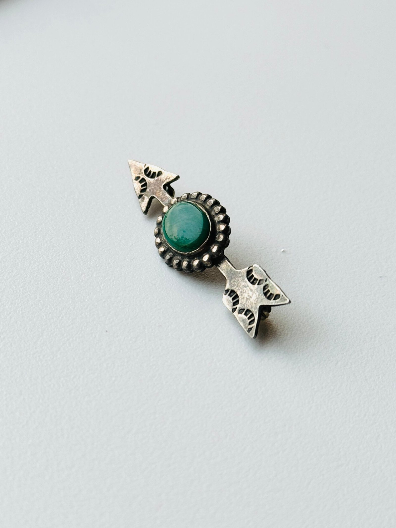 Vintage Fred Harvey Era Sterling Silver Turquoise Arrow Brooch - Image 2