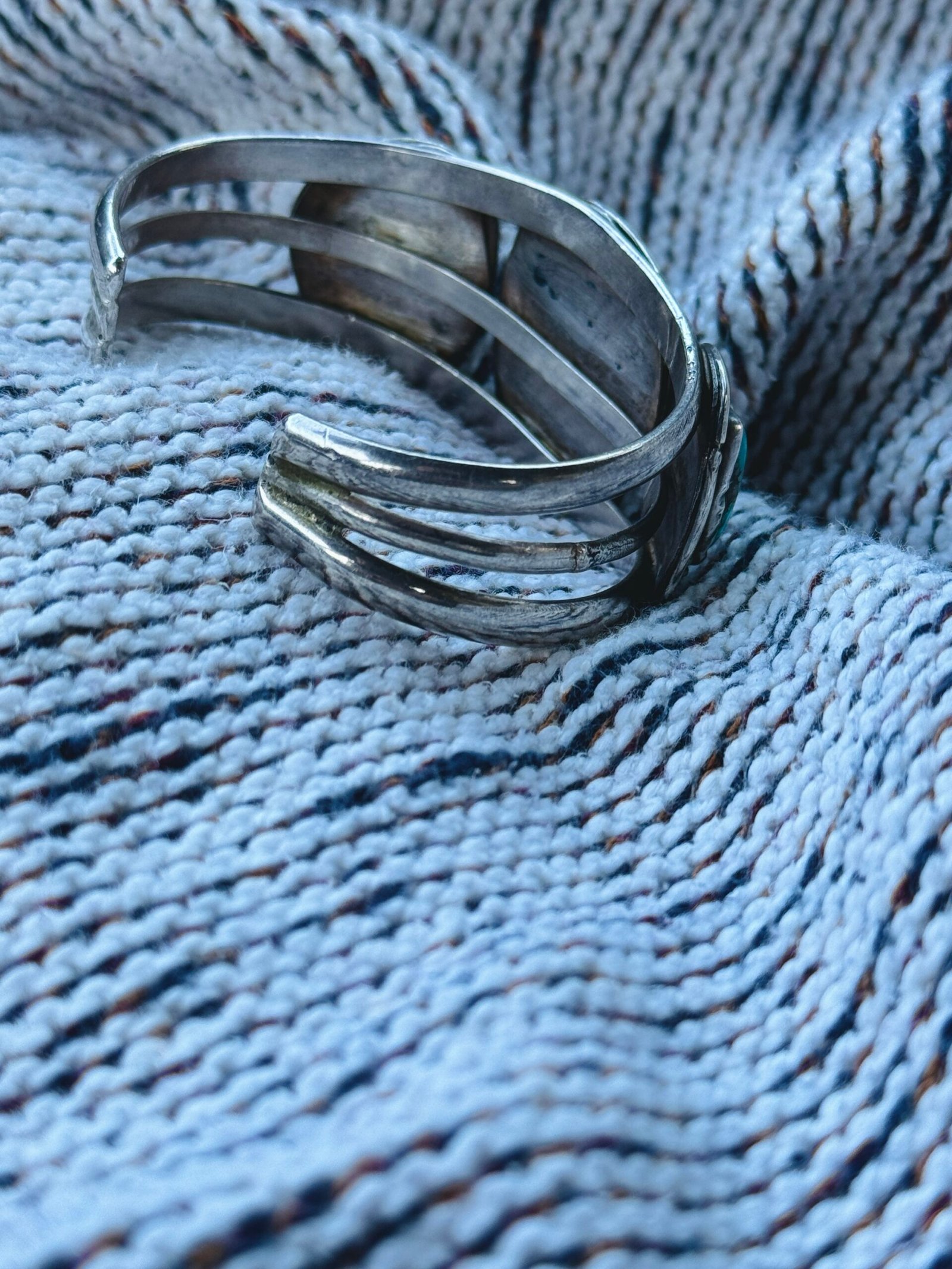 Sterling Silver Three Turquoise Cuff Bracelet Vintage Fred Harvey Era - Image 9
