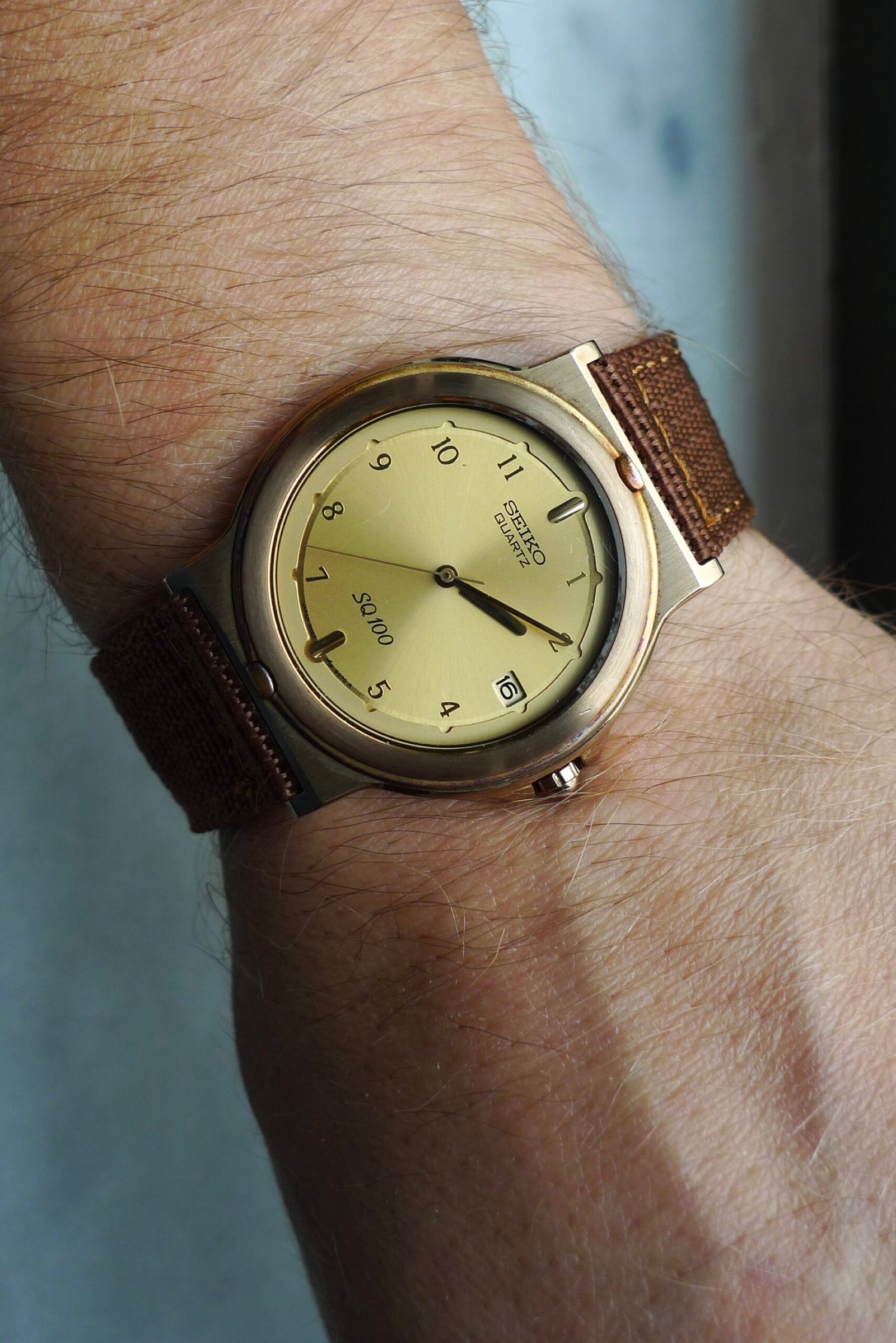 Vintage 1986 Seiko SQ100 Date Quartz Watch 5H22-6119
