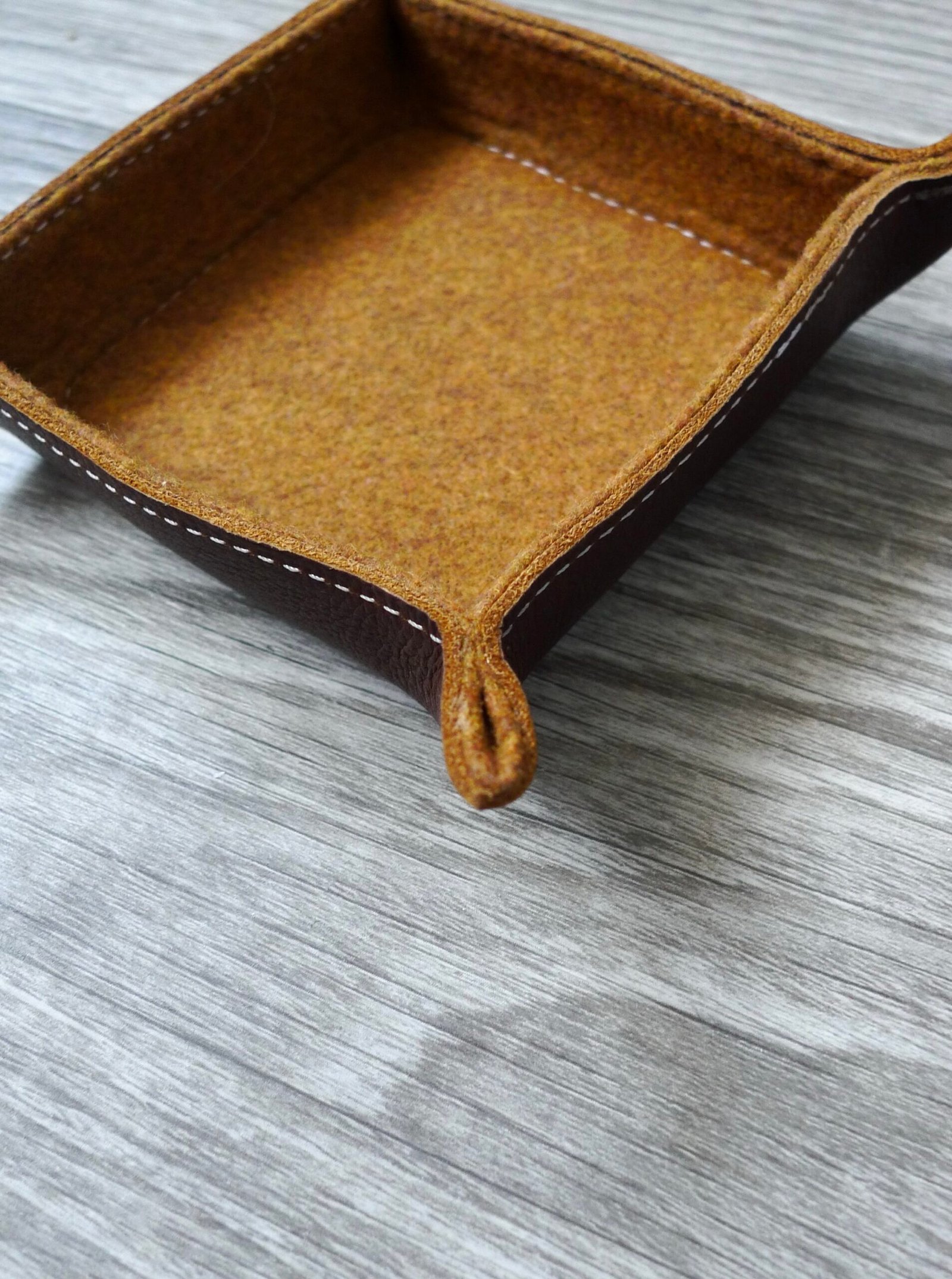 Handmade Leather Valet Tray 4x4 - Image 5