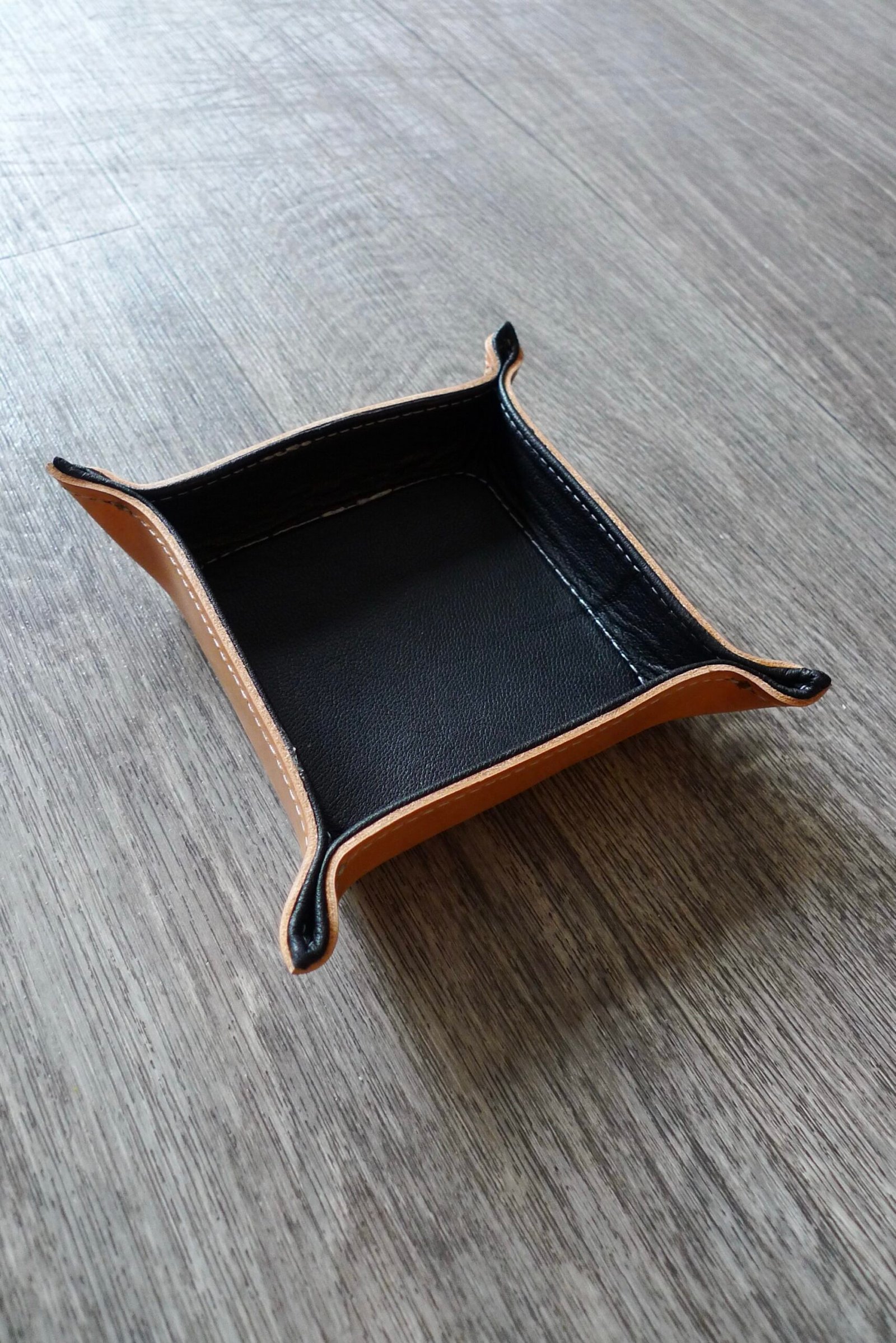 Handmade Leather Valet Tray 4x4 - Image 4