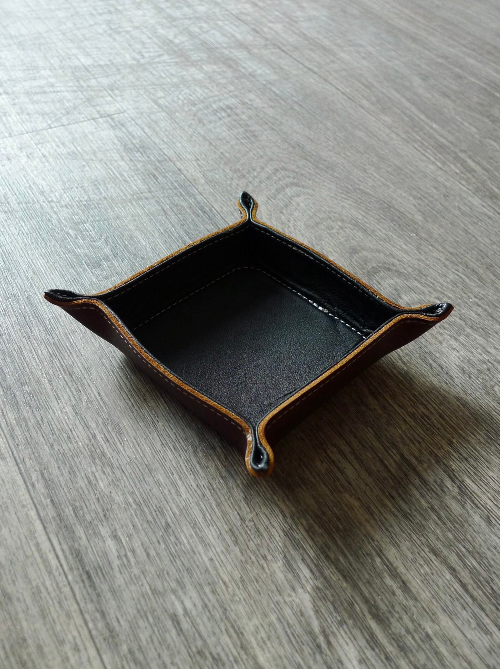 Handmade Leather Valet Tray 4x4 - Image 3