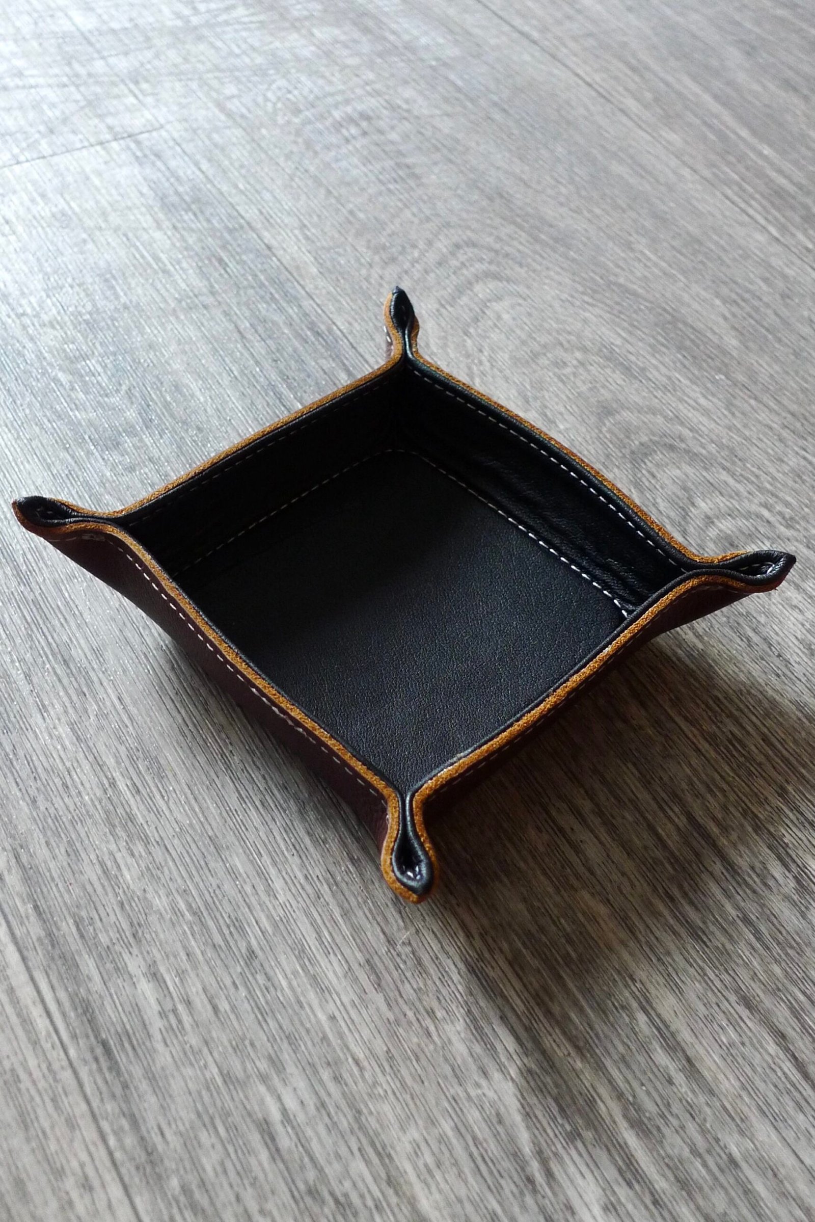 Handmade Leather Valet Tray 4x4 - Image 5